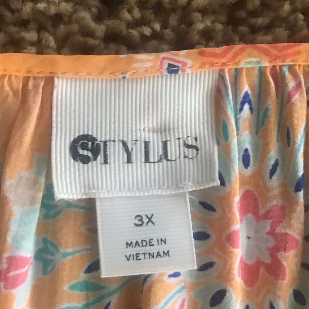 Colorful Blouse - Picture 2 of 2